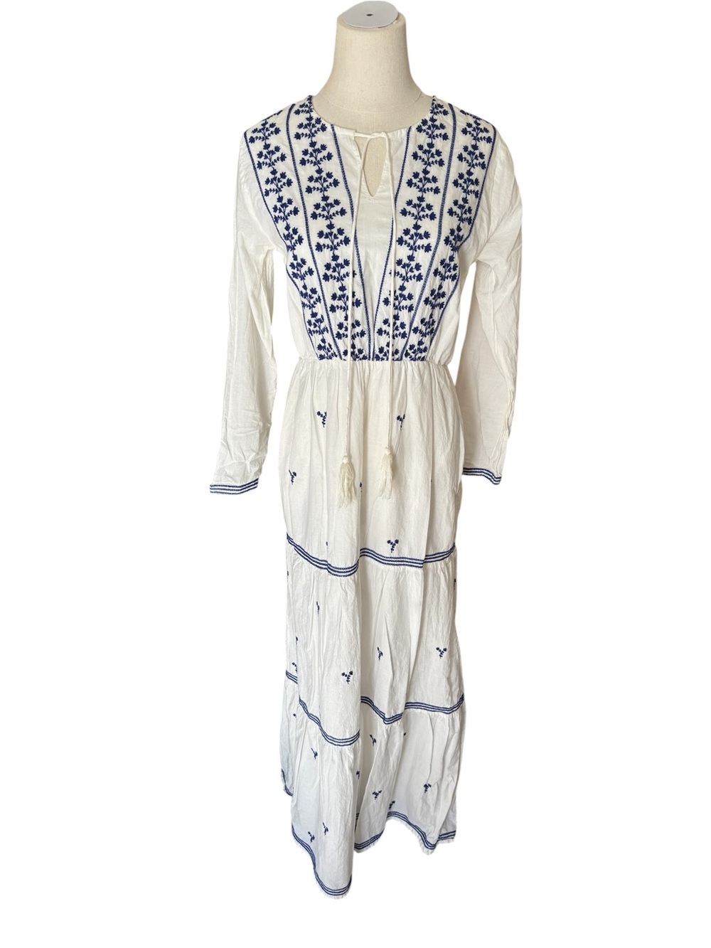 Pomegranate 100% cotton White Dress with Blue Embroidery NWOT